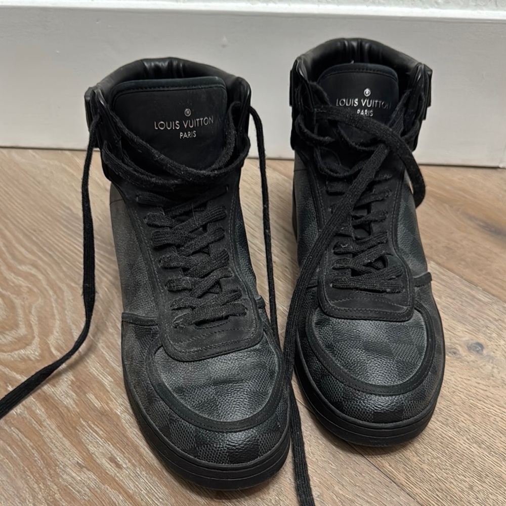 Louis Vuitton Men's Black Leather Sneakers